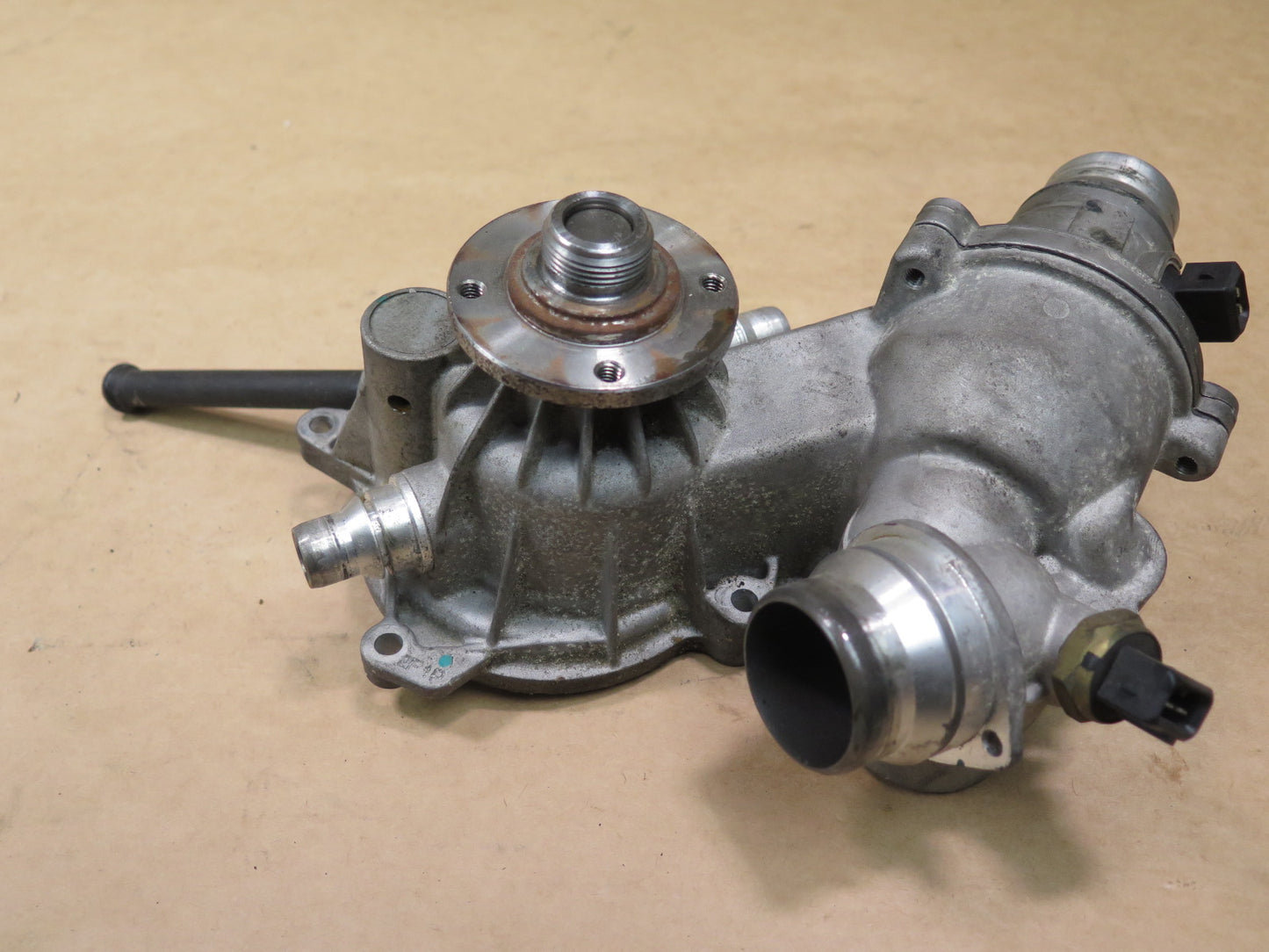 02-08 BMW E65 E66 N62 N73 ENGINE ELECTRIC COOLANT WATER PUMP THERMOSTAT UNIT