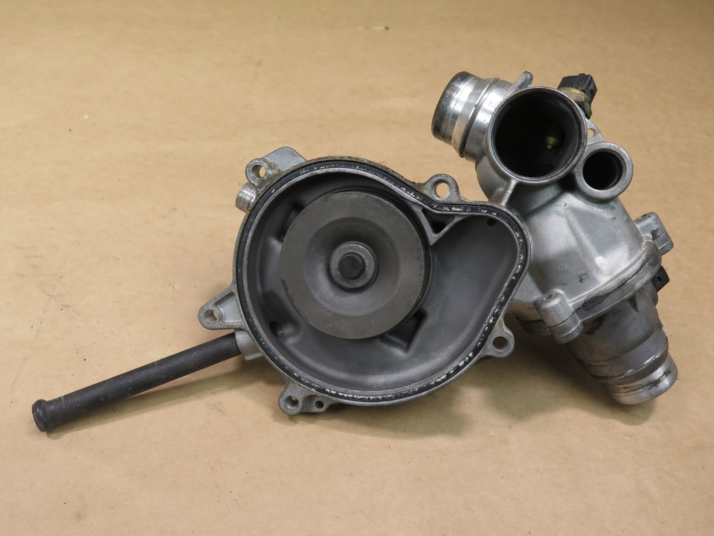 02-08 BMW E65 E66 N62 N73 ENGINE ELECTRIC COOLANT WATER PUMP THERMOSTAT UNIT
