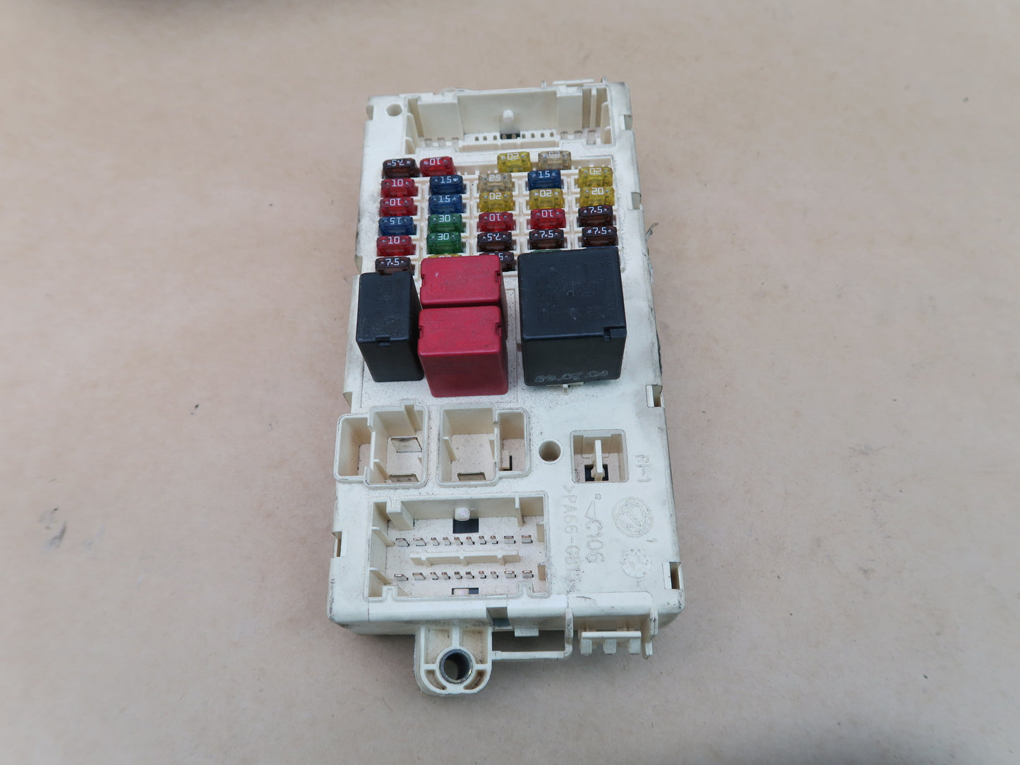 03-12 MASERATI QUATTROPORTE M139 RELAY FUSE JUNCTION BOX MODULE 60660091