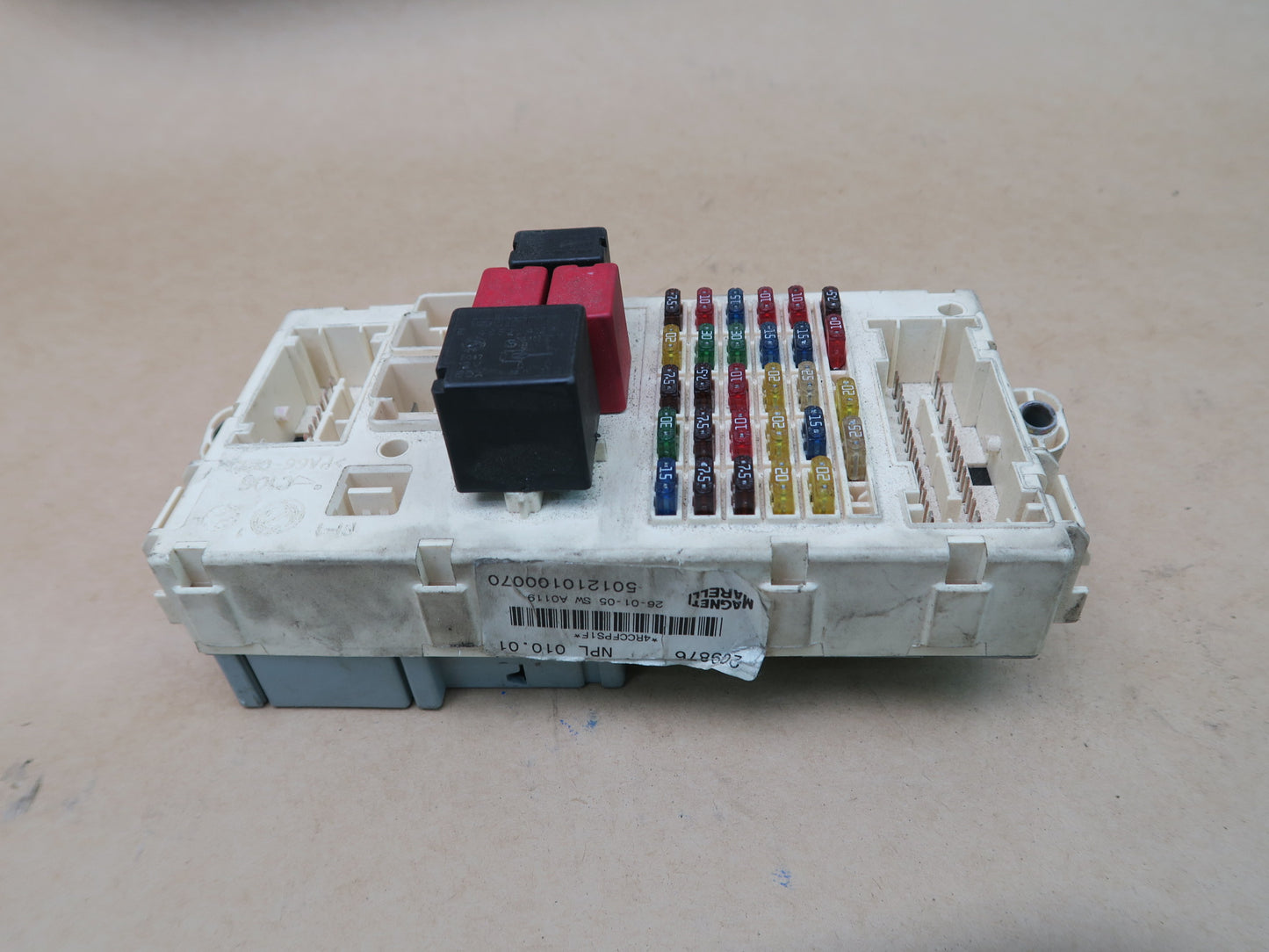03-12 MASERATI QUATTROPORTE M139 RELAY FUSE JUNCTION BOX MODULE 60660091