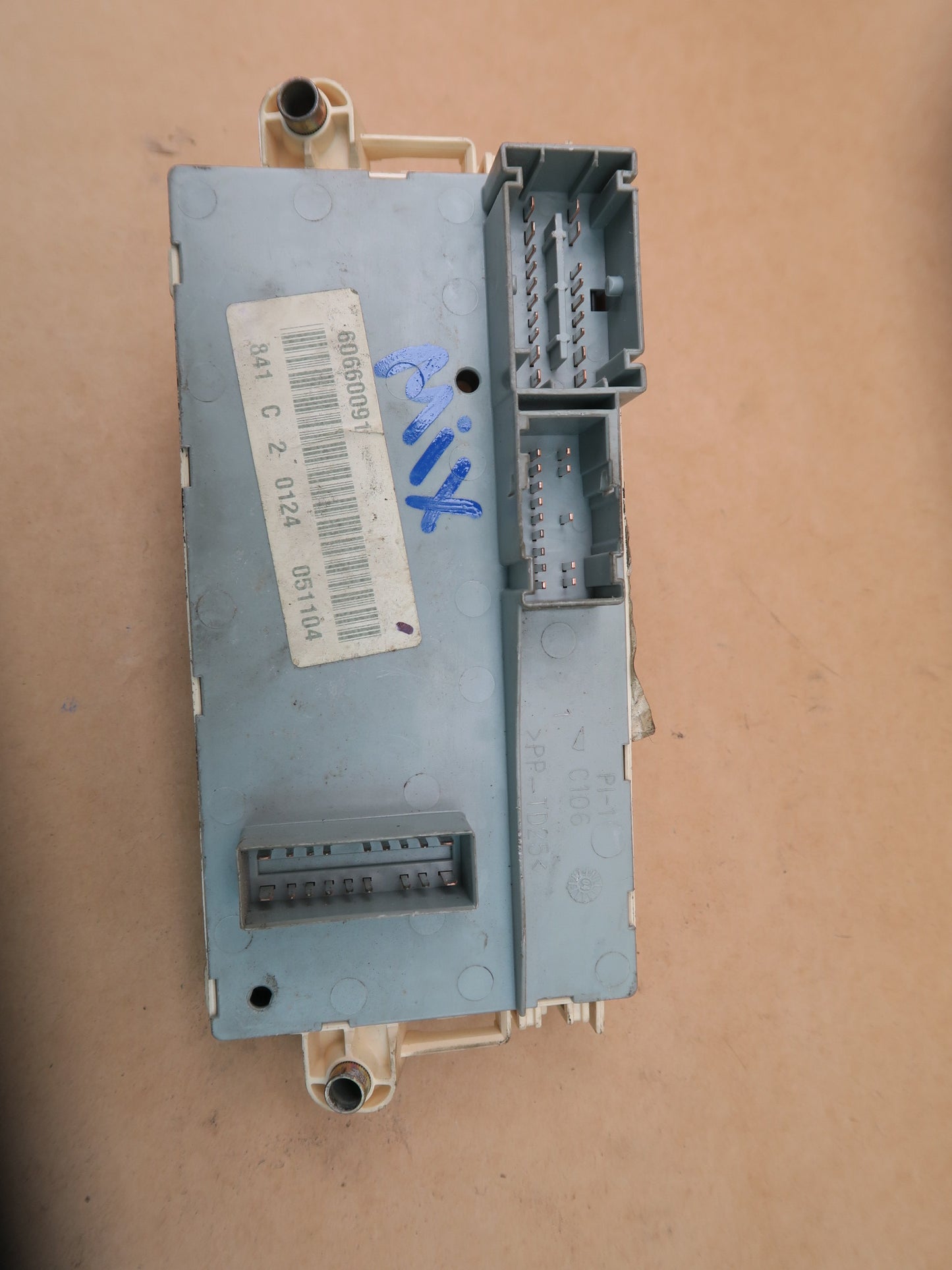 03-12 MASERATI QUATTROPORTE M139 RELAY FUSE JUNCTION BOX MODULE 60660091