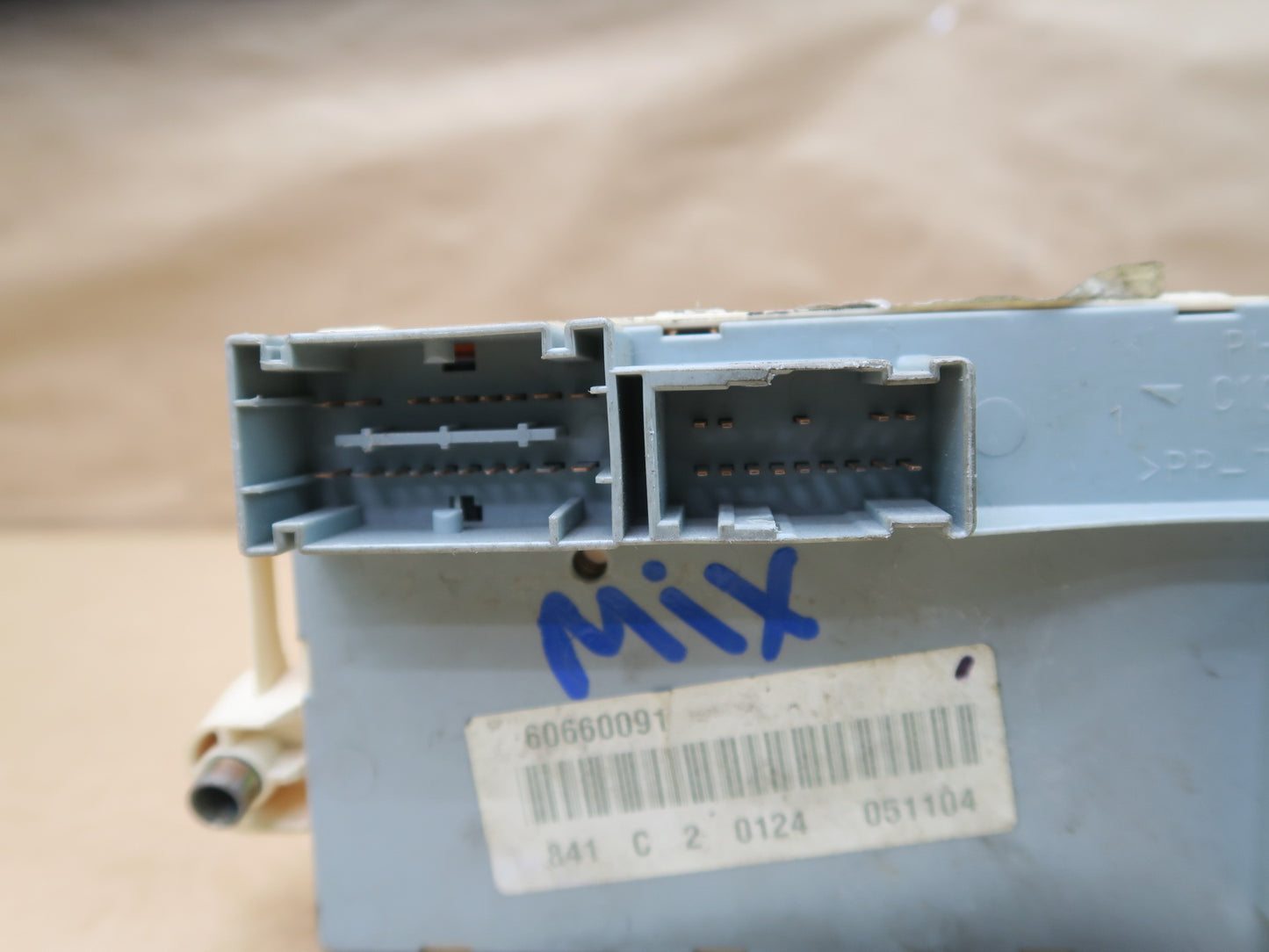 03-12 MASERATI QUATTROPORTE M139 RELAY FUSE JUNCTION BOX MODULE 60660091