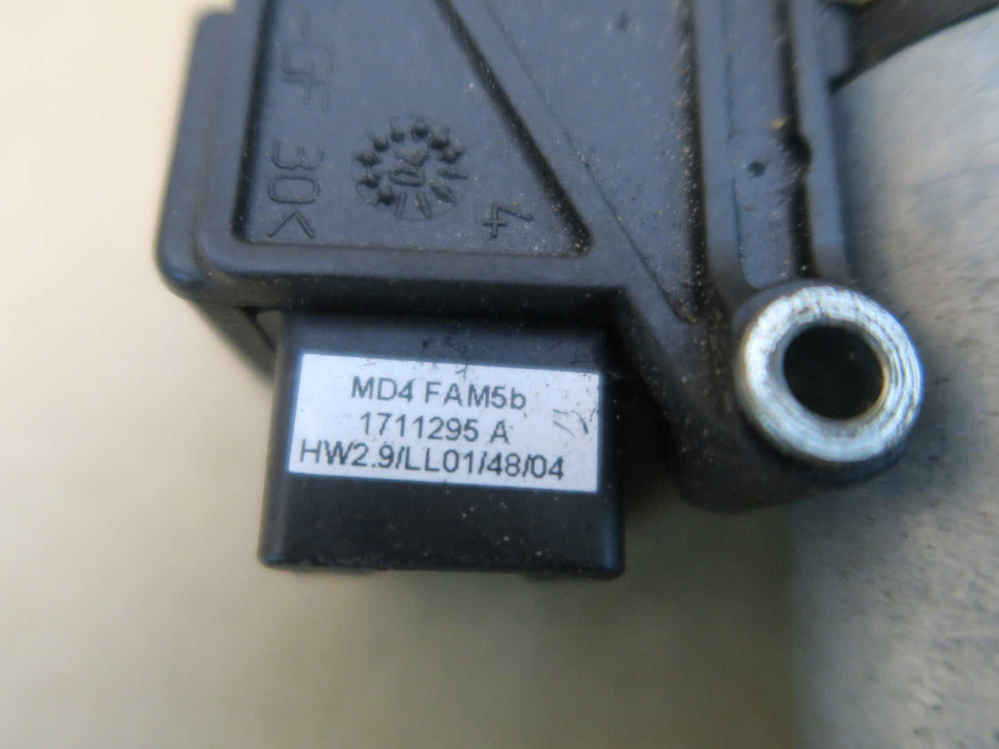 03-12 MASERATI QUATTROPORTE M139 FRONT UPPER SUNROOF MOON ROOF DRIVE MOTOR