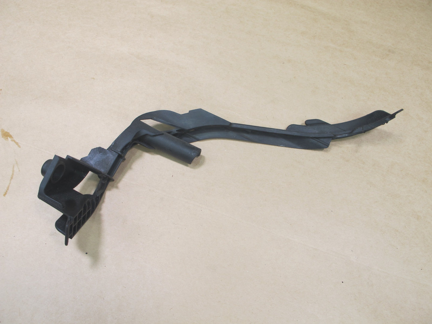 14-16 BMW F22 F30 N55 ENGINE GENERATOR ALTERNATOR CABLE WIRE BRACKET GUIDE