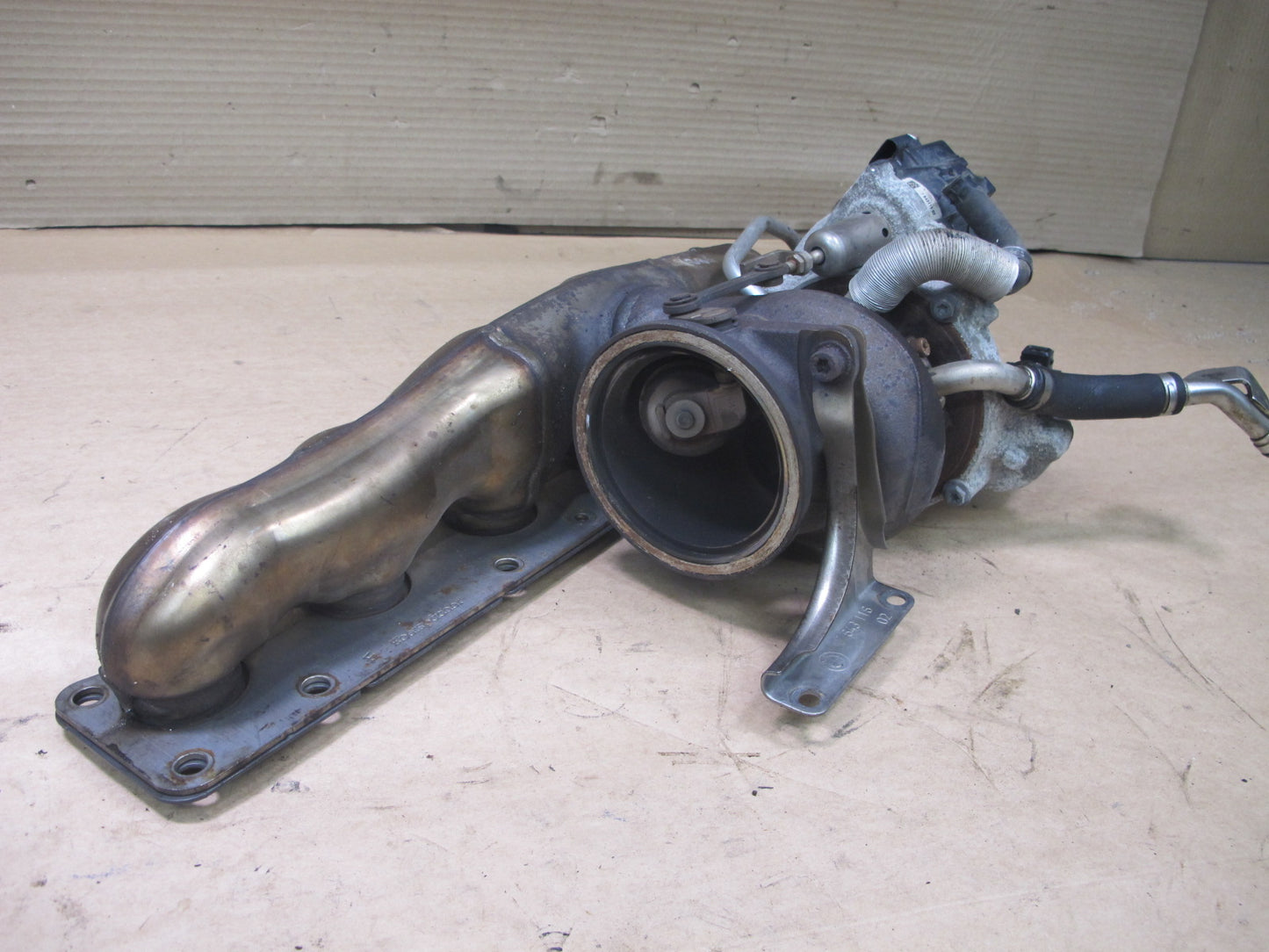 13-15 BMW F30 F31 F32 3.0L N55 SINGLE TURBO CHARGER EXHAUST MANIFOLD ASSEMBLY