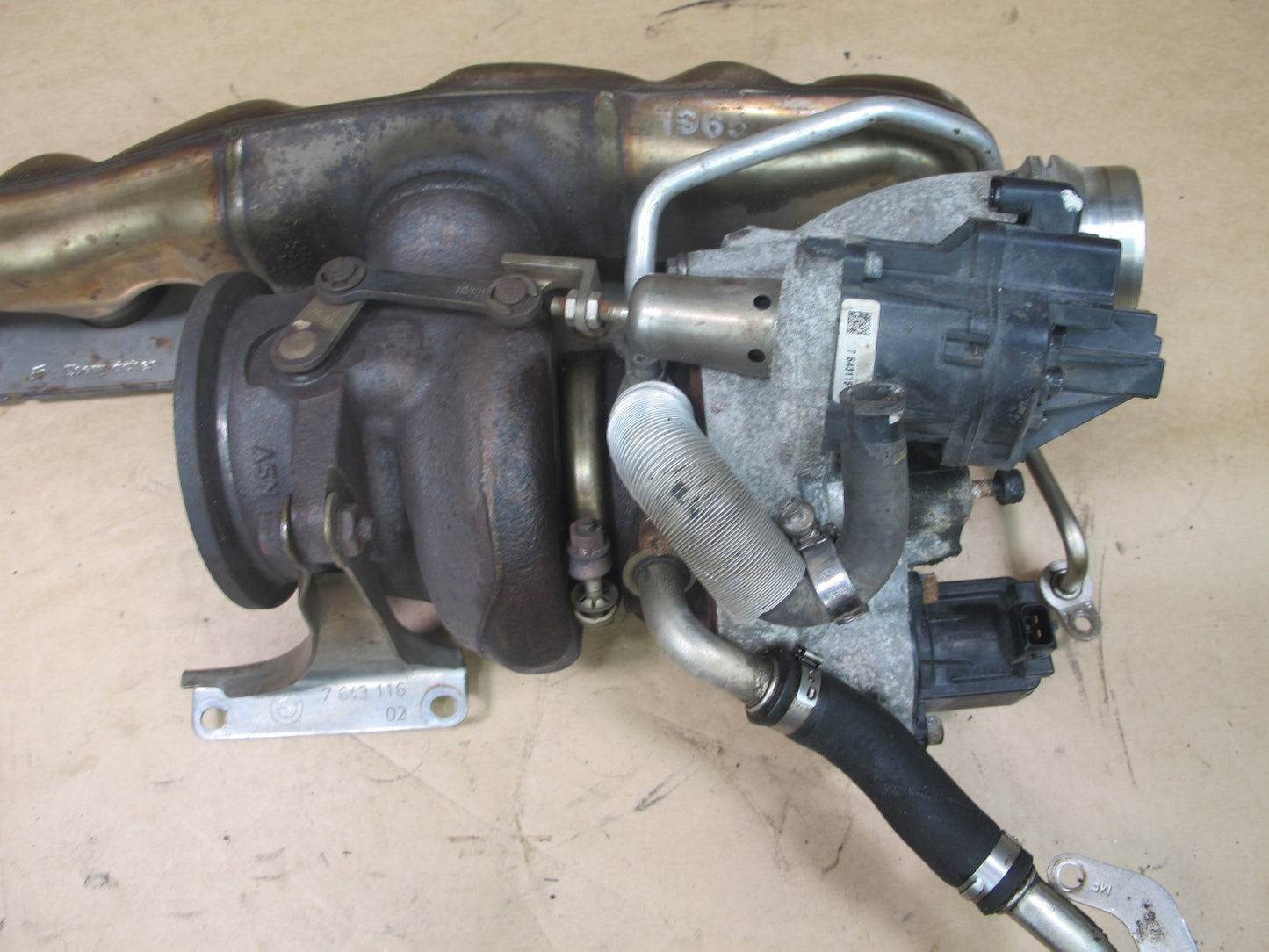 13-15 BMW F30 F31 F32 3.0L N55 SINGLE TURBO CHARGER EXHAUST MANIFOLD ASSEMBLY