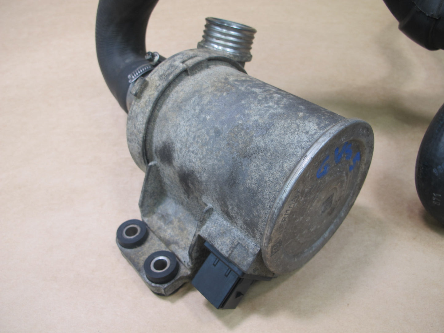 12-15 BMW F30 F31 3.0L N55 ENGINE THERMOSTAT WATER PUMP OUTLET COOLANT HOSE PIPE