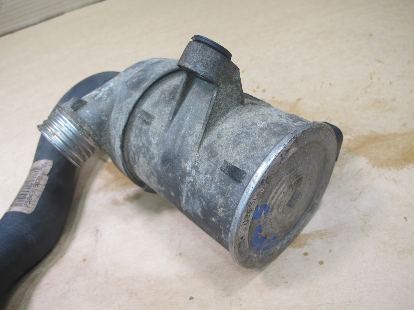 12-15 BMW F30 F31 3.0L N55 ENGINE THERMOSTAT WATER PUMP OUTLET COOLANT HOSE PIPE