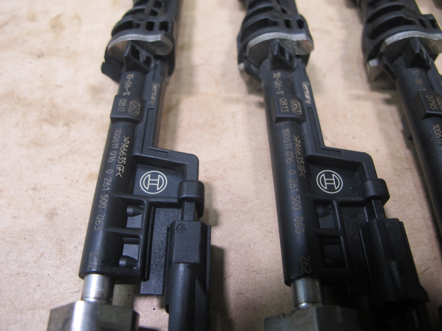 10-13 BMW E90 E91 E92 3.0L N55 GASOLINE ENGINE FUEL RAIL INJECTOR 7568607 6PCS