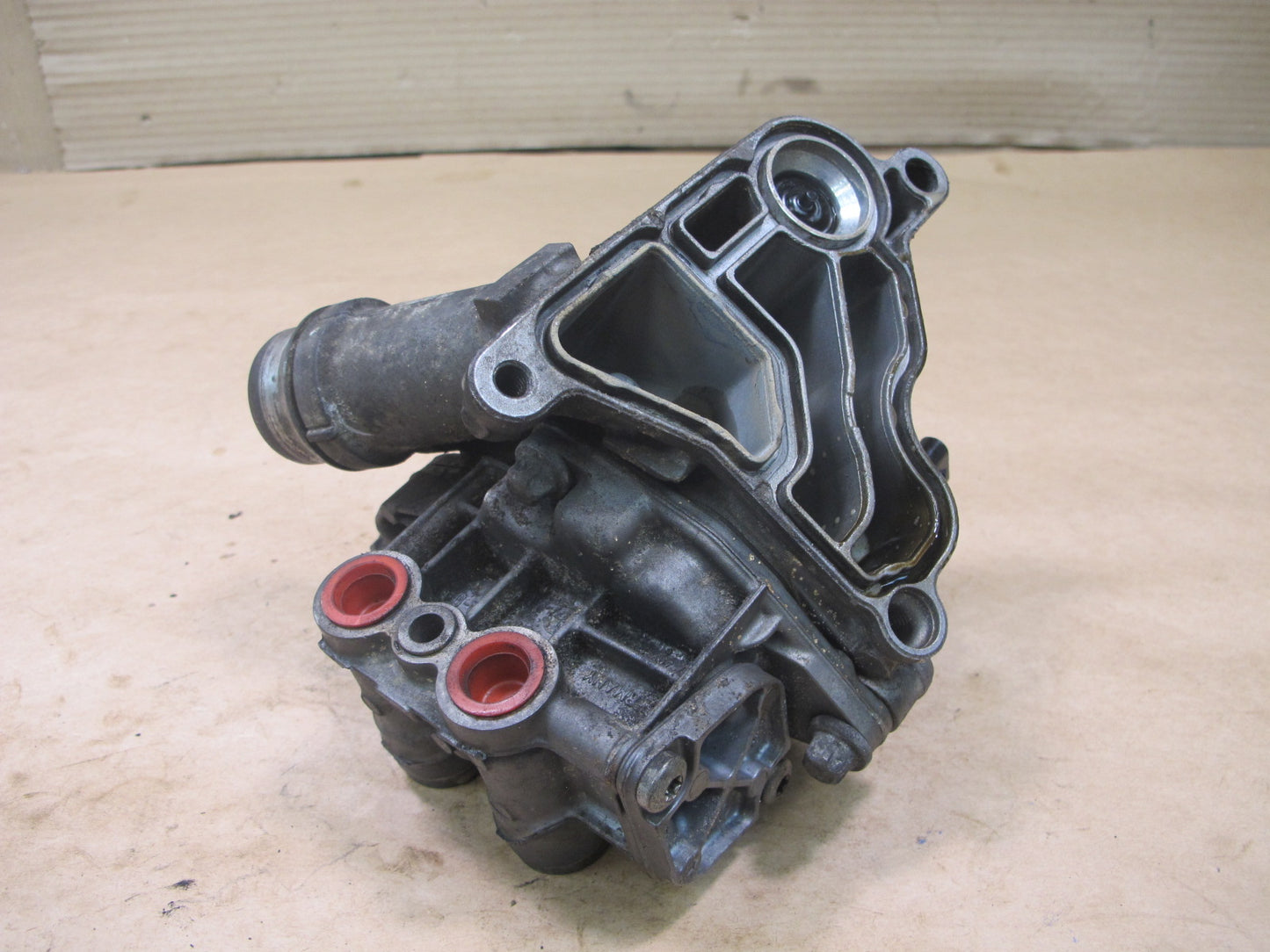 12-15 BMW F30 F31 F32 3.0L N55 ENGINE MOTOR OIL FILTER HOUSING THERMOSTAT ASSY