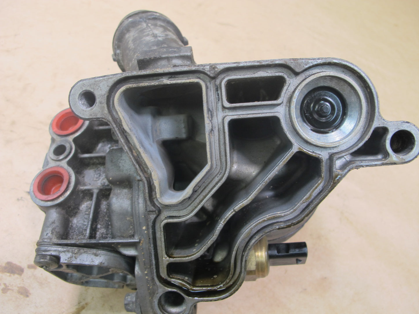 12-15 BMW F30 F31 F32 3.0L N55 ENGINE MOTOR OIL FILTER HOUSING THERMOSTAT ASSY