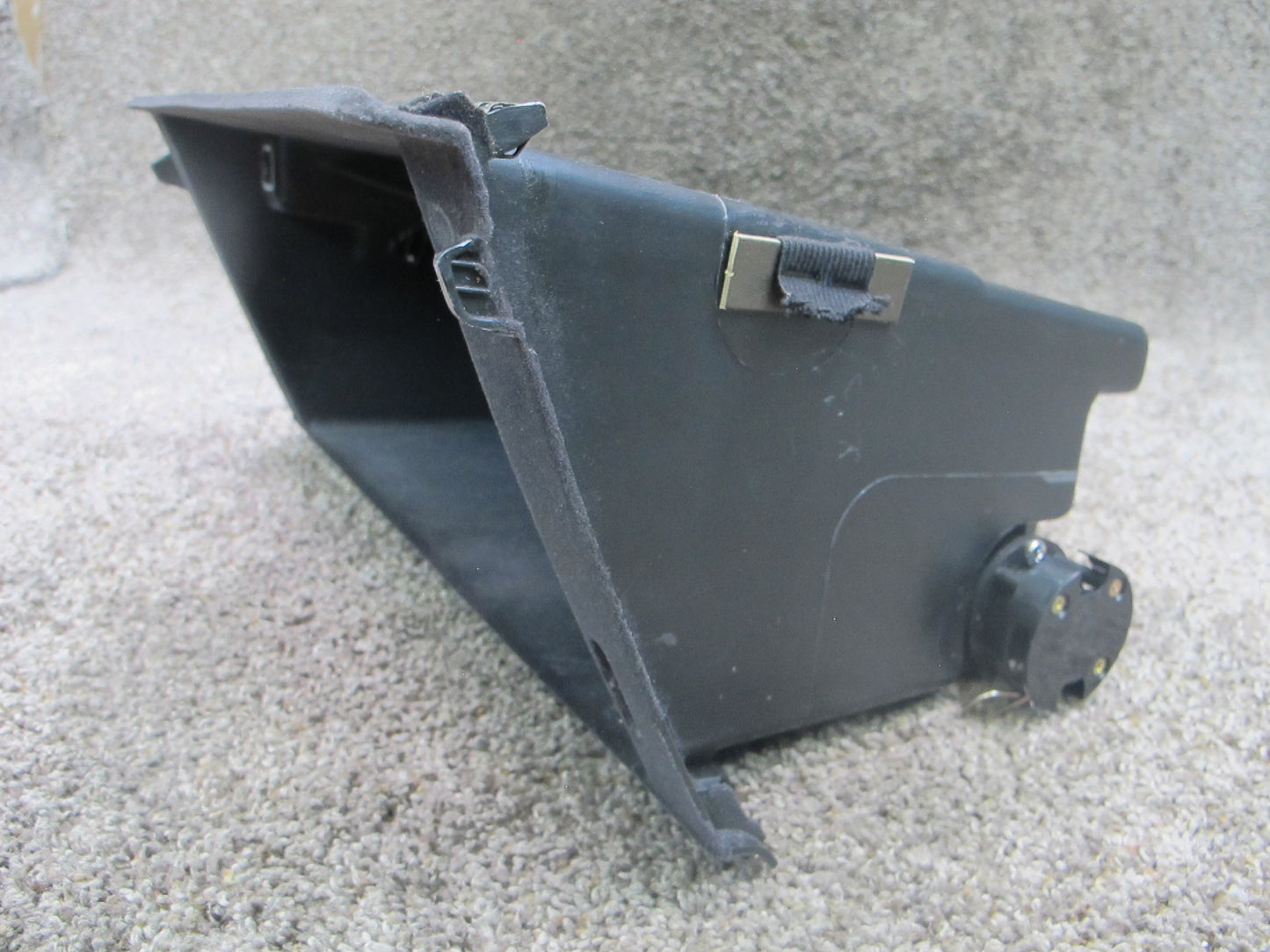 92-94 LEXUS ES300 DASH GLOVE BOX STORAGE COMPARTMENT 55581-33040 OEM