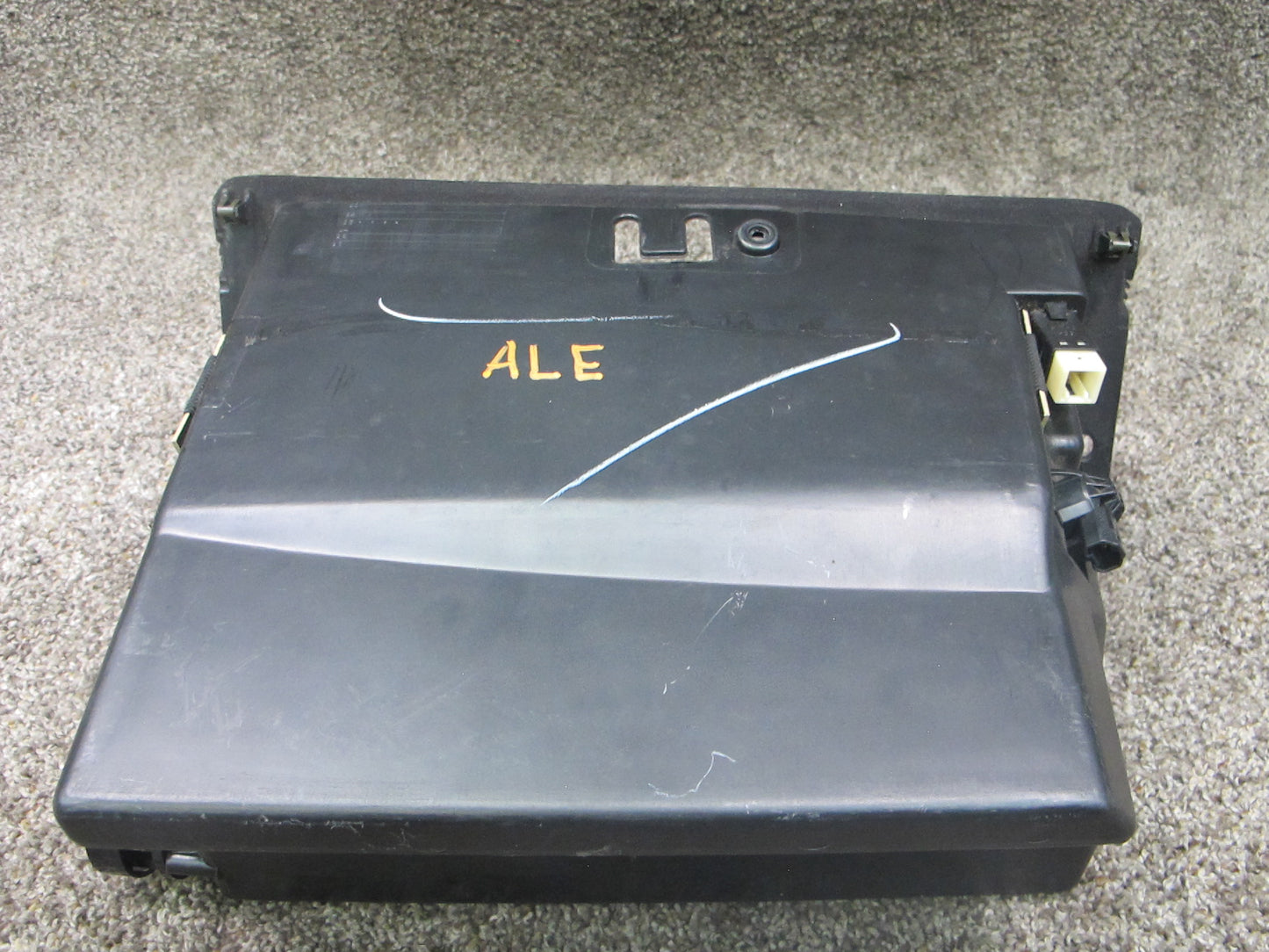 92-94 LEXUS ES300 DASH GLOVE BOX STORAGE COMPARTMENT 55581-33040 OEM