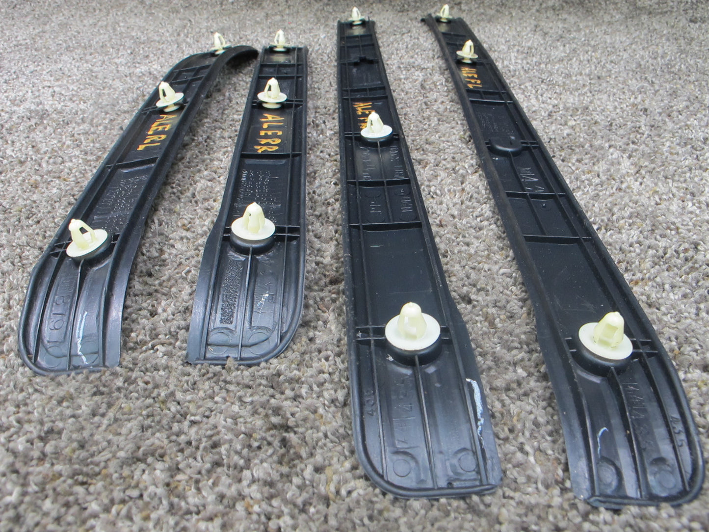 92-96 LEXUS ES300 DOOR FOOT ROCKER PANEL TRIM MOLDING SCUFF SILL MOLDING SET OEM
