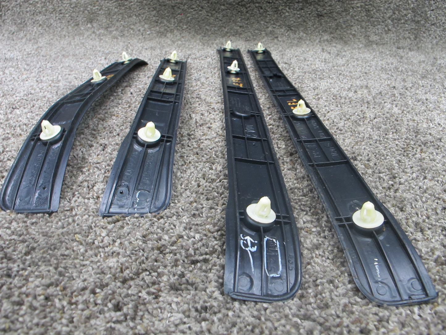 92-96 LEXUS ES300 DOOR FOOT ROCKER PANEL TRIM MOLDING SCUFF SILL MOLDING SET OEM