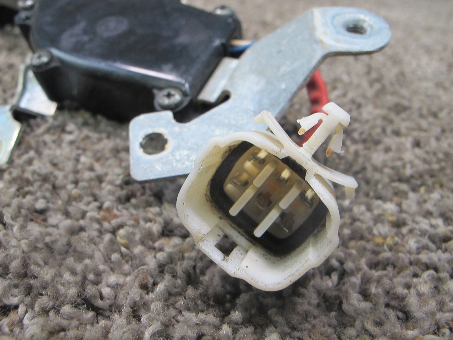 92-96 LEXUS ES300 REAR RIGHT PASSENGER SIDE DOOR LATCH LOCK ACTUATOR OEM