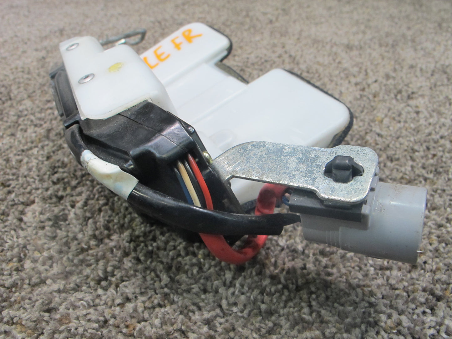 92-96 LEXUS ES300 FRONT RIGHT PASSENGER SIDE DOOR LATCH LOCK ACTUATOR OEM