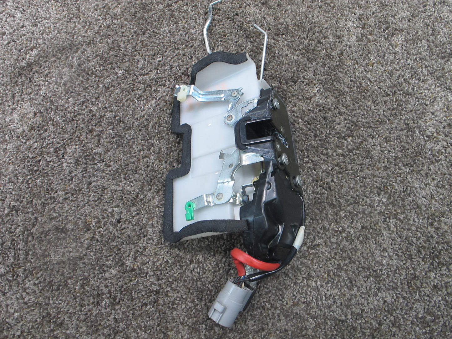 92-96 LEXUS ES300 FRONT RIGHT PASSENGER SIDE DOOR LATCH LOCK ACTUATOR OEM