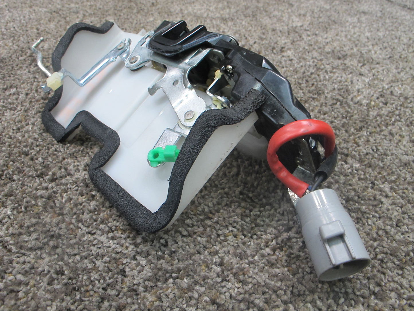 92-96 LEXUS ES300 FRONT RIGHT PASSENGER SIDE DOOR LATCH LOCK ACTUATOR OEM
