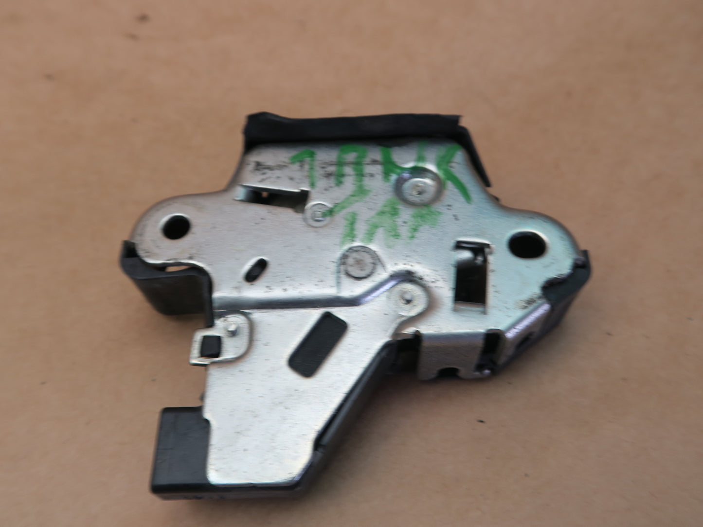 05-12 TOYOTA AVALON REAR TRUNK DECK LID LOCK LATCH ACTUATOR MOTOR OEM