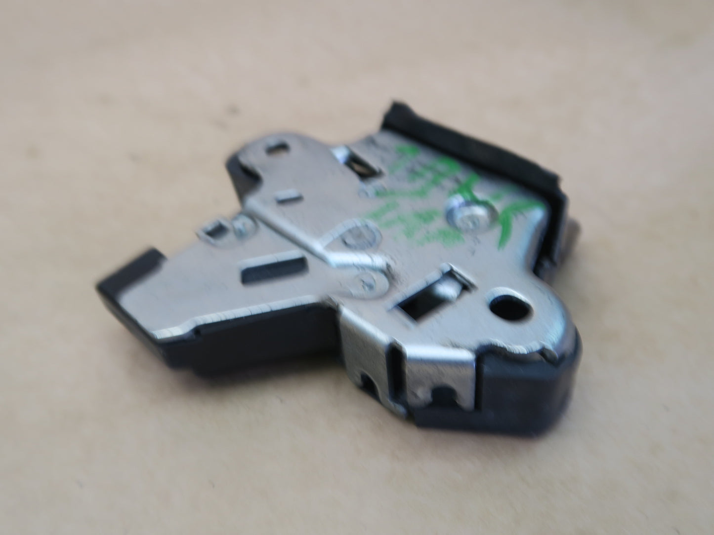 05-12 TOYOTA AVALON REAR TRUNK DECK LID LOCK LATCH ACTUATOR MOTOR OEM