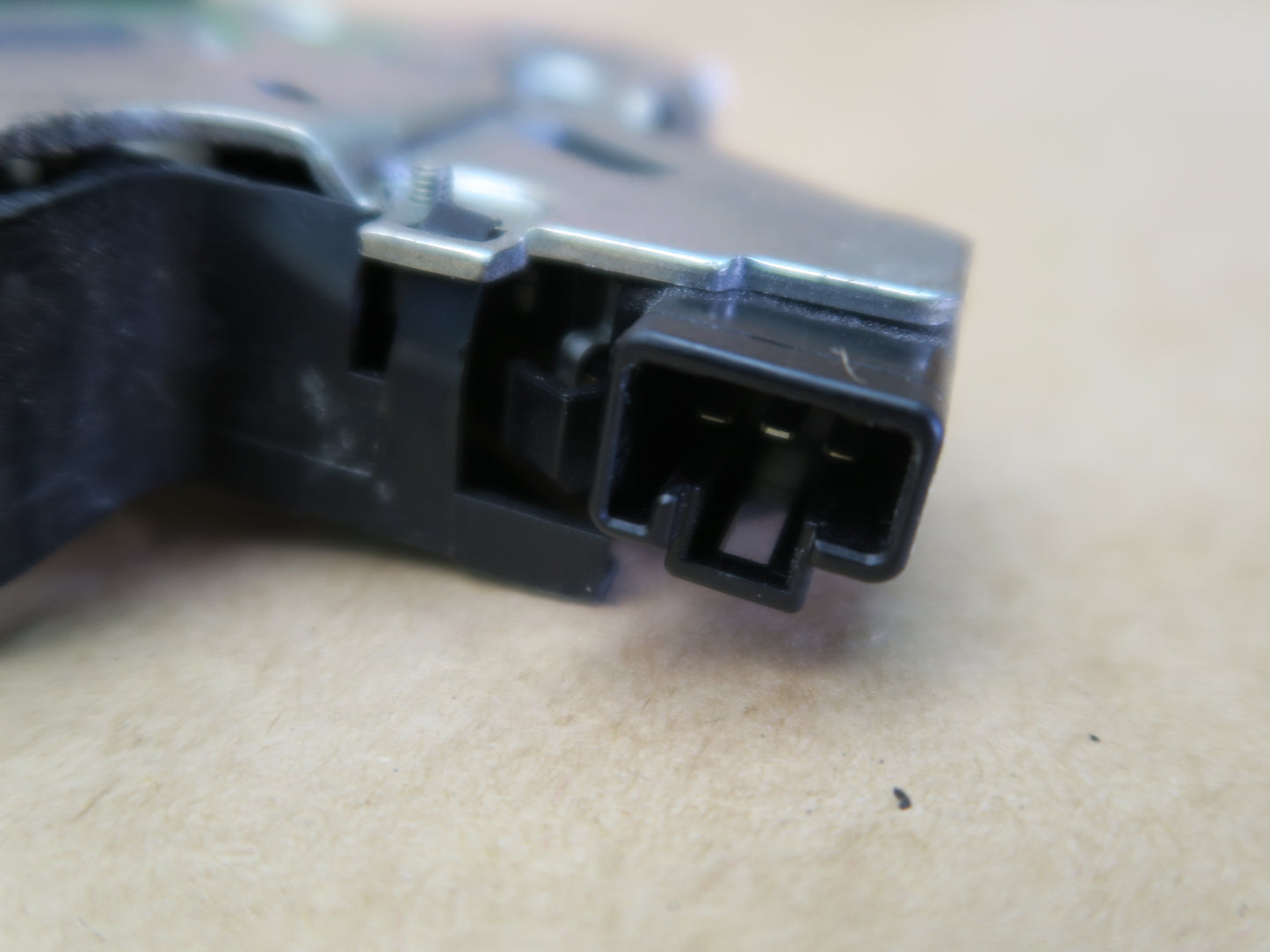 05-12 TOYOTA AVALON REAR TRUNK DECK LID LOCK LATCH ACTUATOR MOTOR OEM