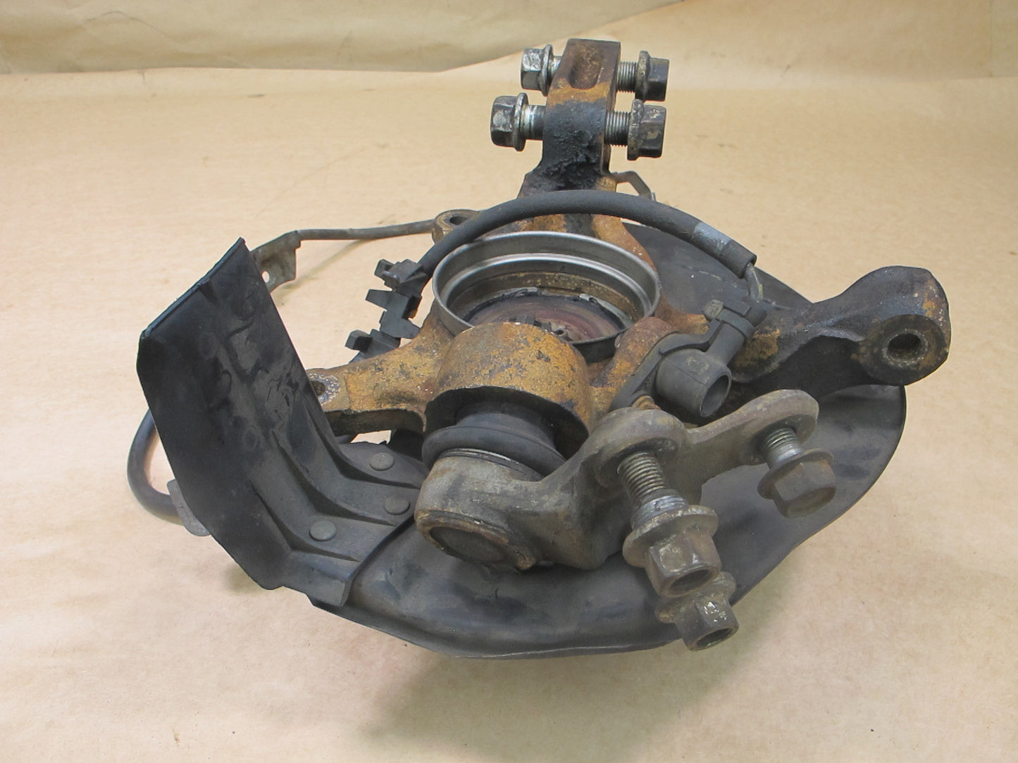 92-96 LEXUS ES300 FRONT RIGHT PASSENGER SIDE SPINDLE KNUCKLE WHEEL HUB OEM