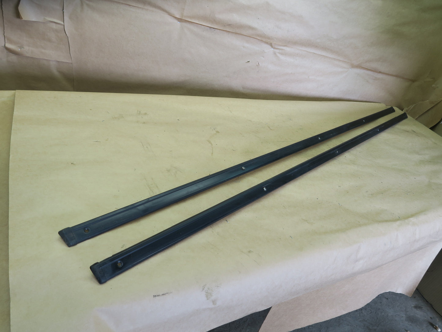 92-96 LEXUS ES300 LEFT & RIGHT SIDE ROCKER PANEL MOLDING TRIM COVER SET