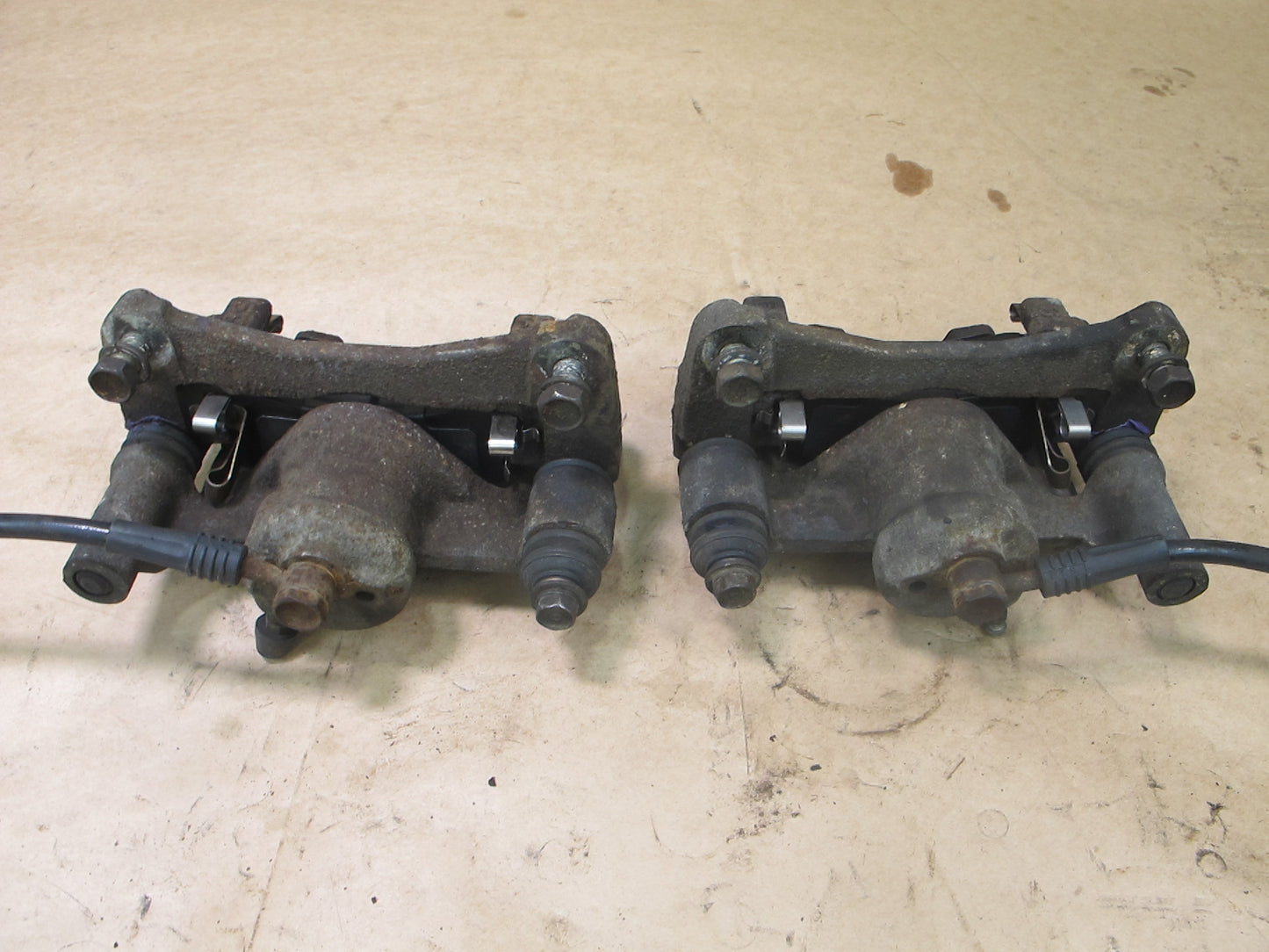 92-96 LEXUS ES300 REAR LEFT & RIGHT SIDE BRAKE CALIPER W/ PAD & ROTOR SET