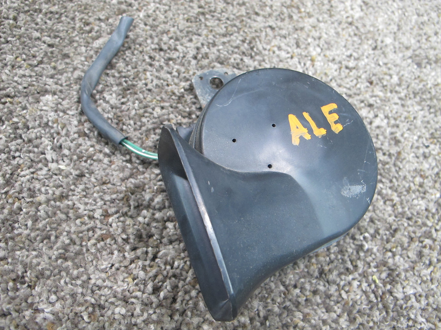 1992-1996 Lexus ES300 High Low Pitch Note Horn Set OEM