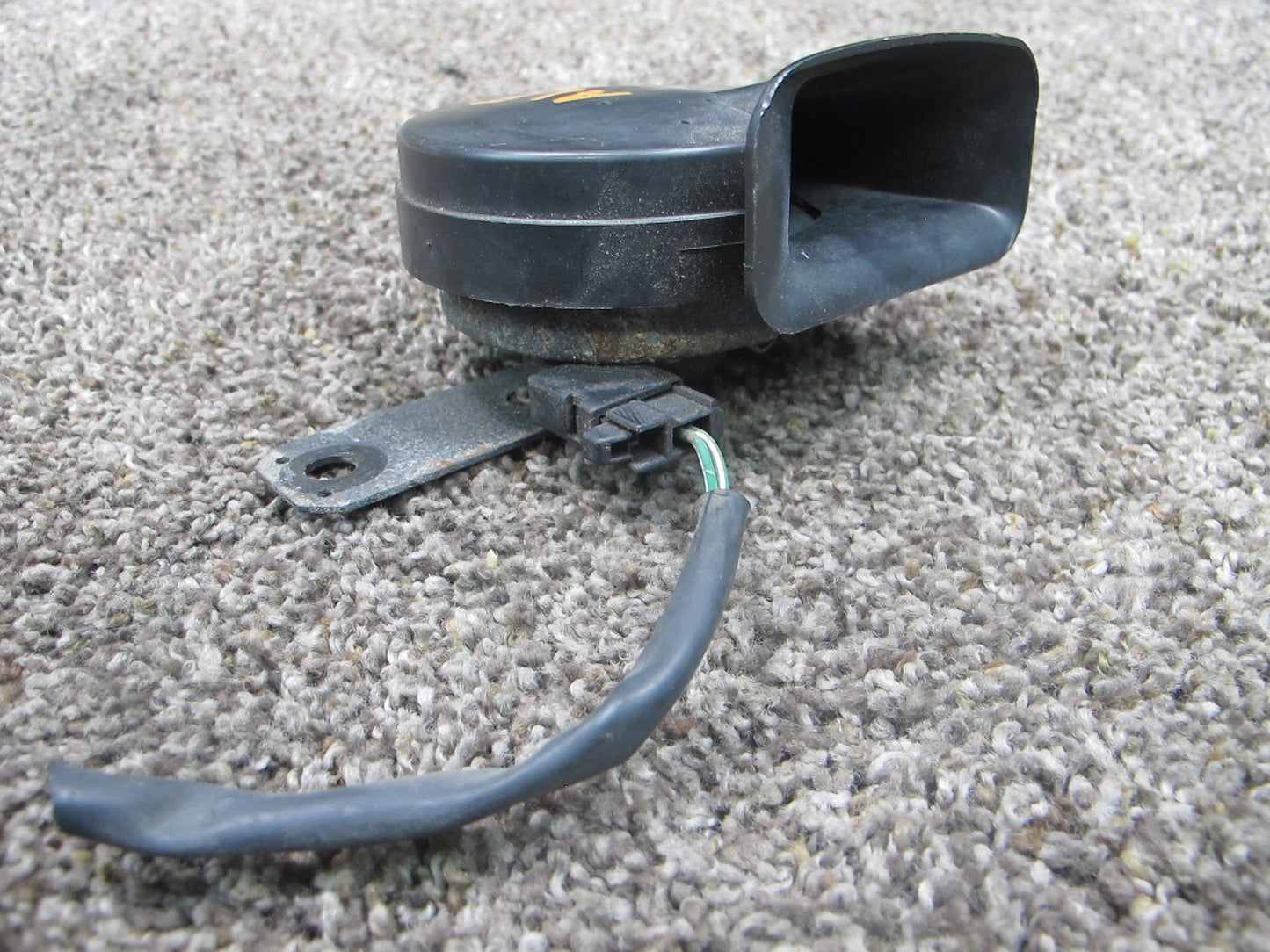 1992-1996 Lexus ES300 High Low Pitch Note Horn Set OEM