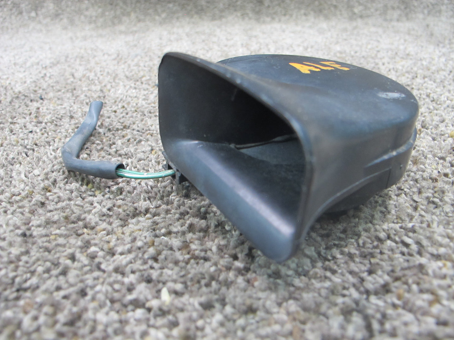 1992-1996 Lexus ES300 High Low Pitch Note Horn Set OEM