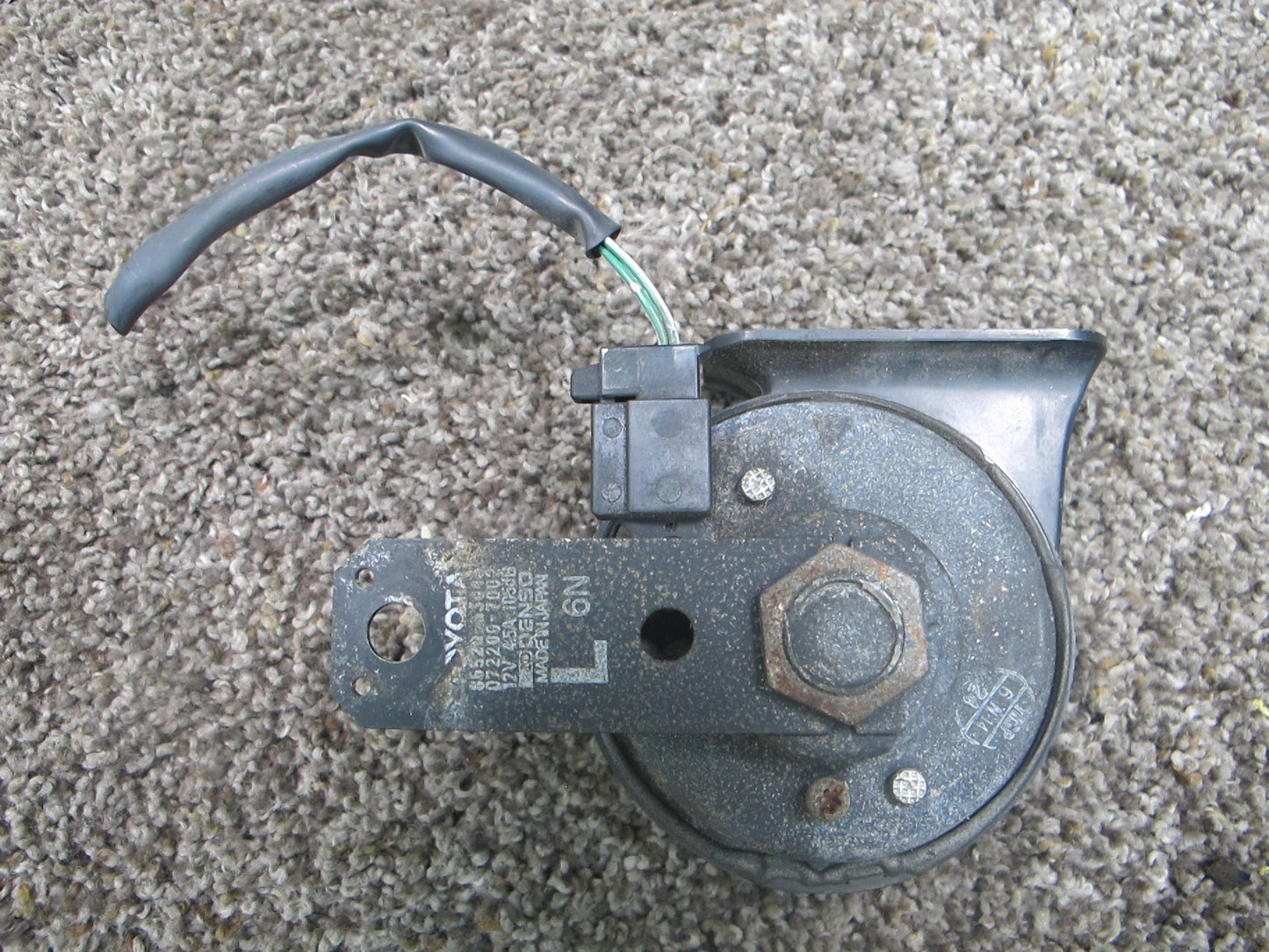 1992-1996 Lexus ES300 High Low Pitch Note Horn Set OEM