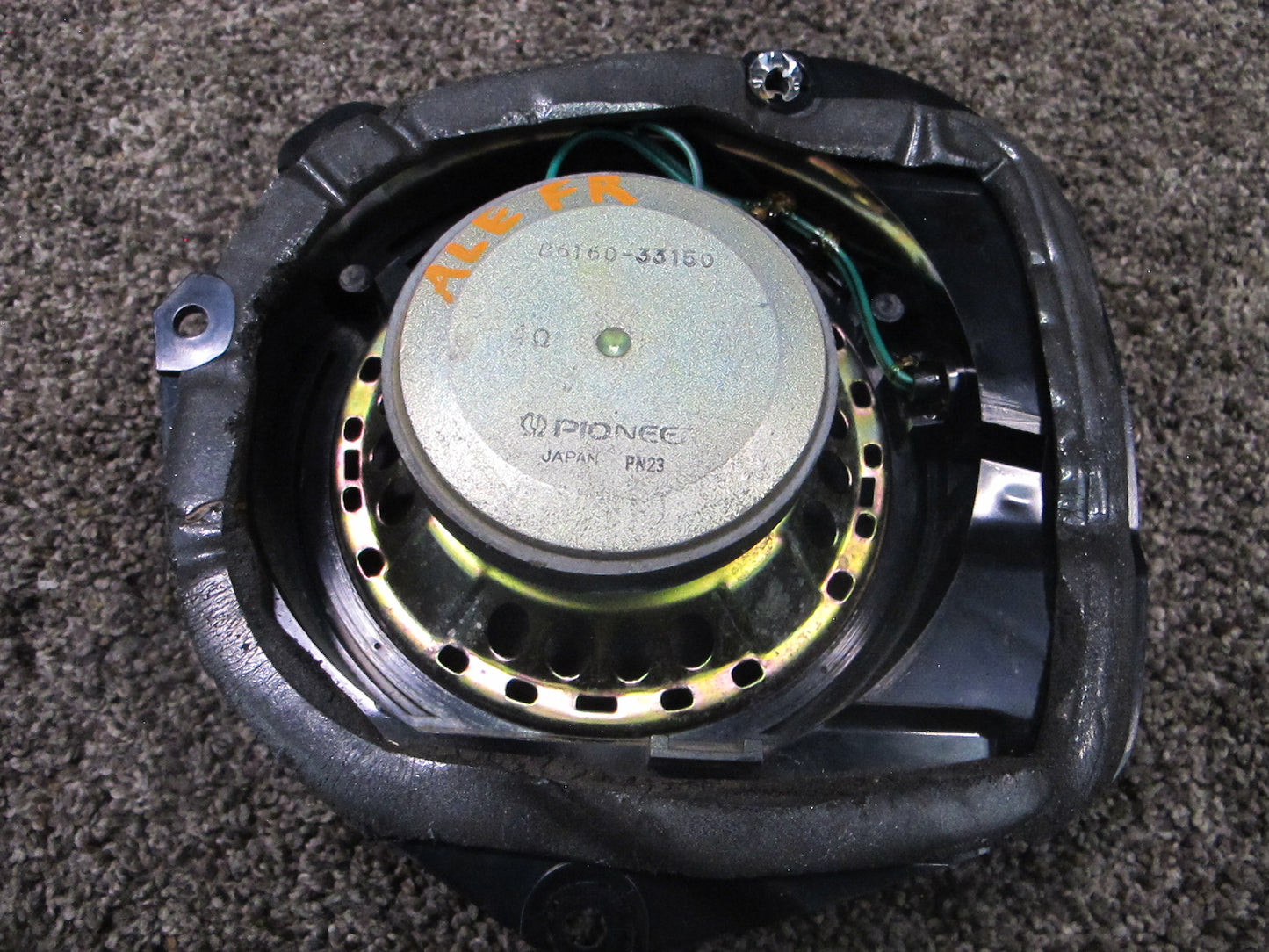1992-1996 Lexus ES300 Front Pioneer Speakers Speaker Set of 2 OEM 86160-33160