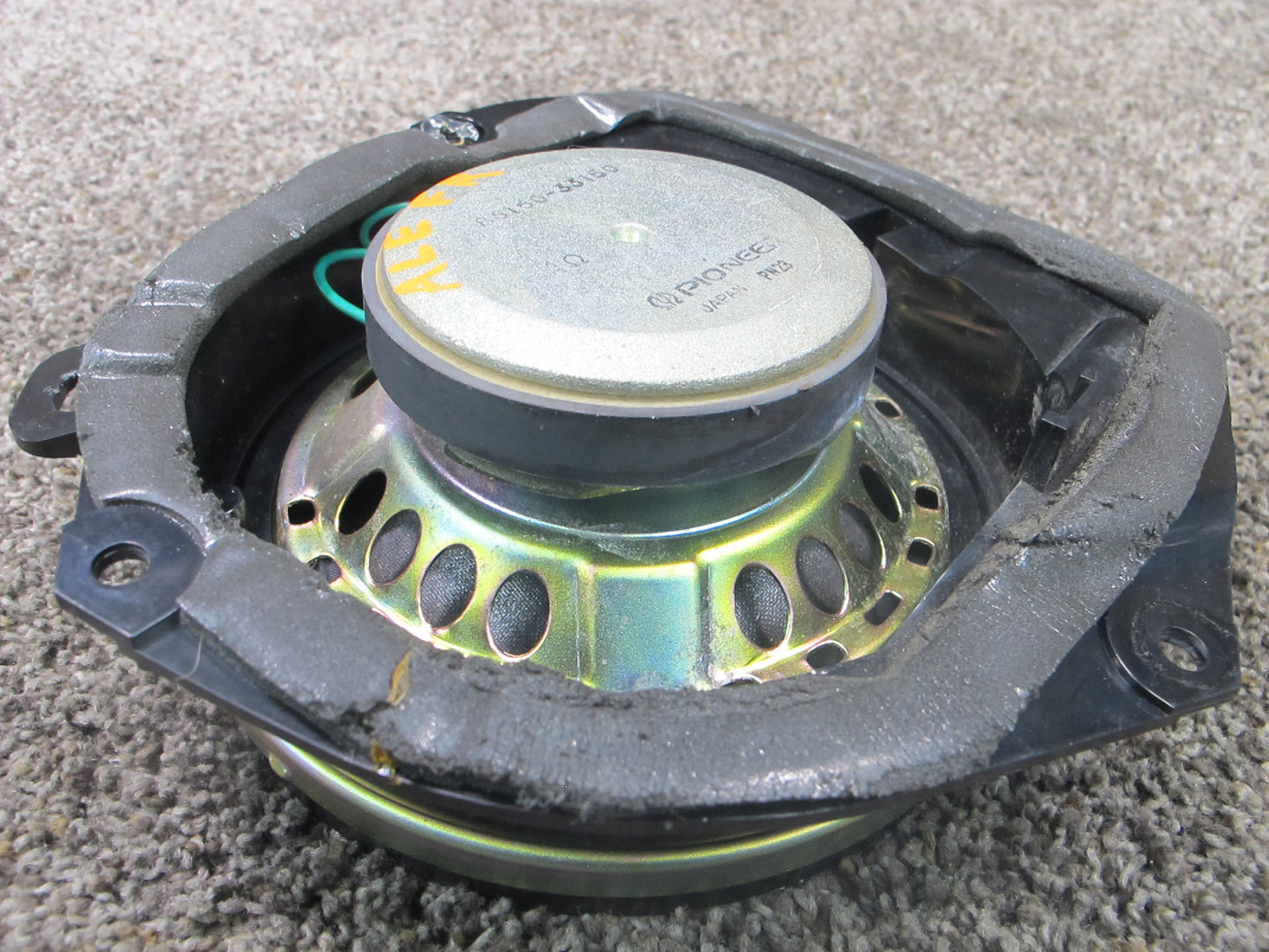 1992-1996 Lexus ES300 Front Pioneer Speakers Speaker Set of 2 OEM 86160-33160