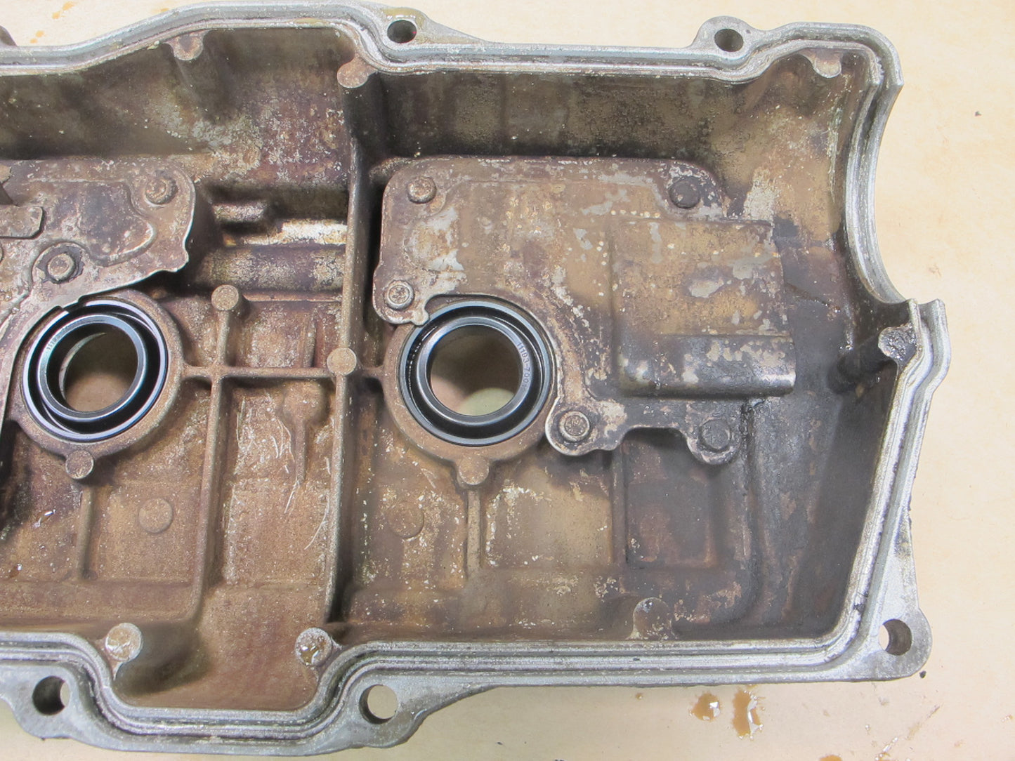 1992-1994 Lexus ES300 Valve Cover RH OEM