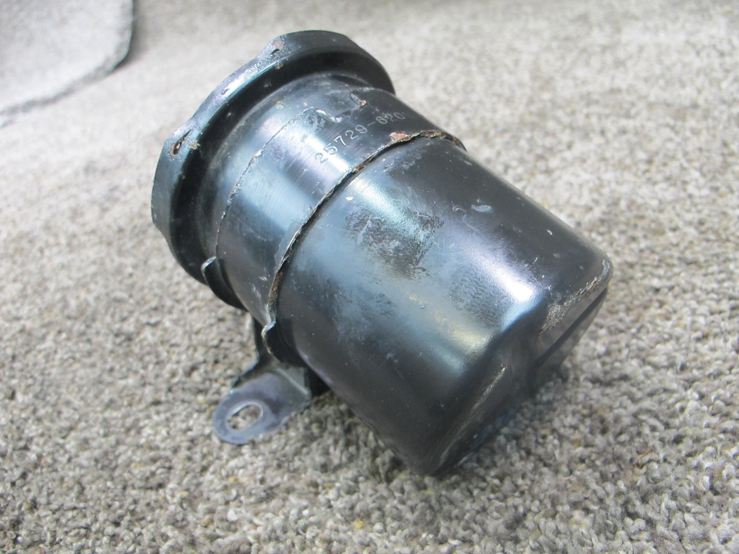 92-96 LEXUS ES300 VACUUM SURGE CANISTER TANK W/ BRACKET 25729-62010 OEM