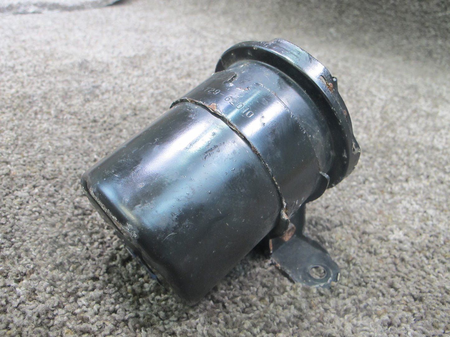 92-96 LEXUS ES300 VACUUM SURGE CANISTER TANK W/ BRACKET 25729-62010 OEM