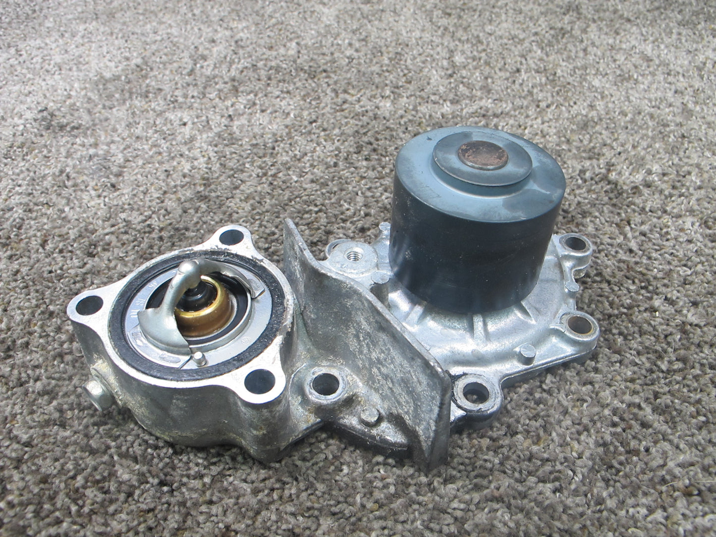 92-93 LEXUS ES300 3VZFE 3.0L ENGINE WATER COOLANT PUMP W/ THERMOSTAT SET