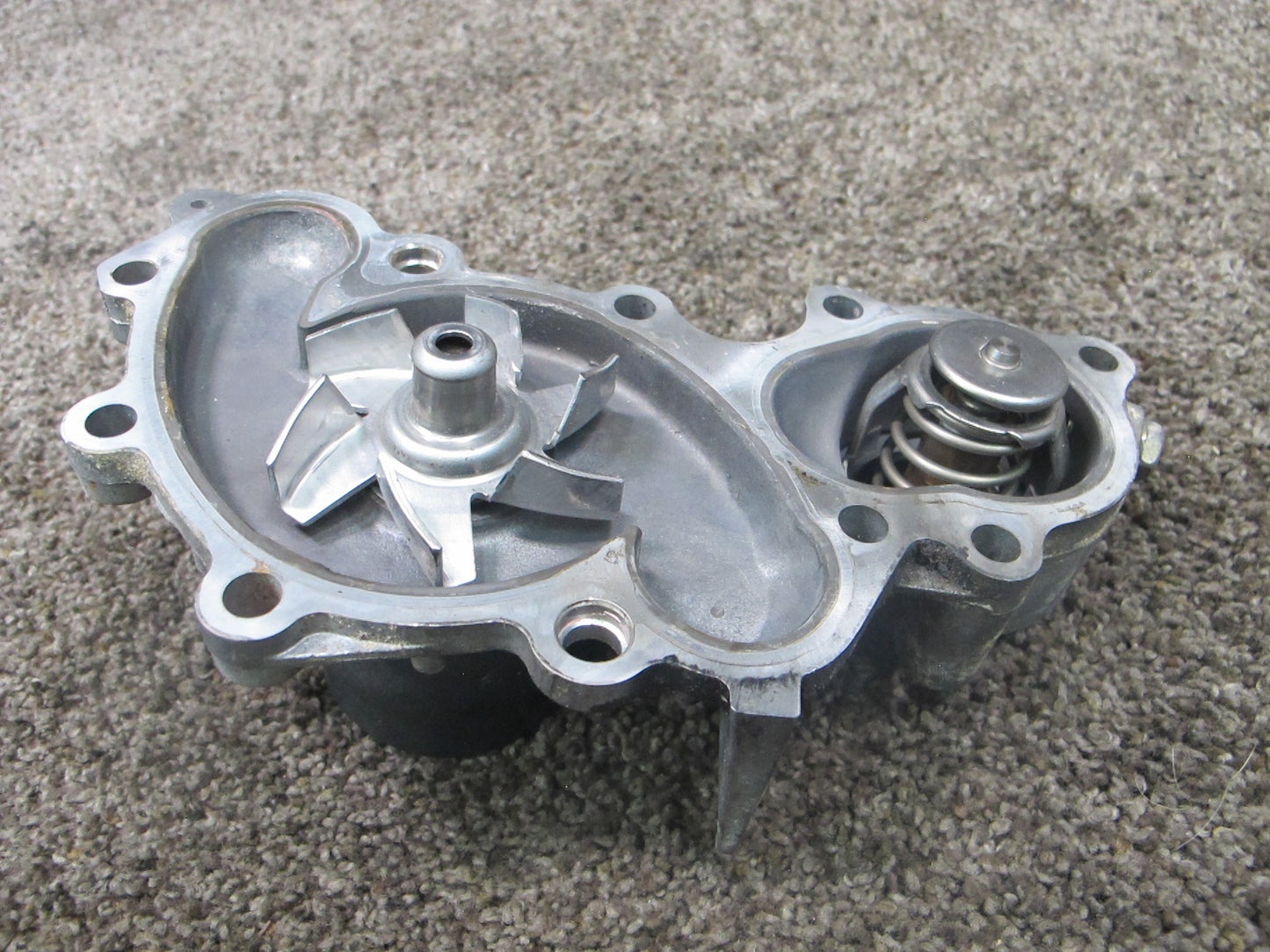 92-93 LEXUS ES300 3VZFE 3.0L ENGINE WATER COOLANT PUMP W/ THERMOSTAT SET