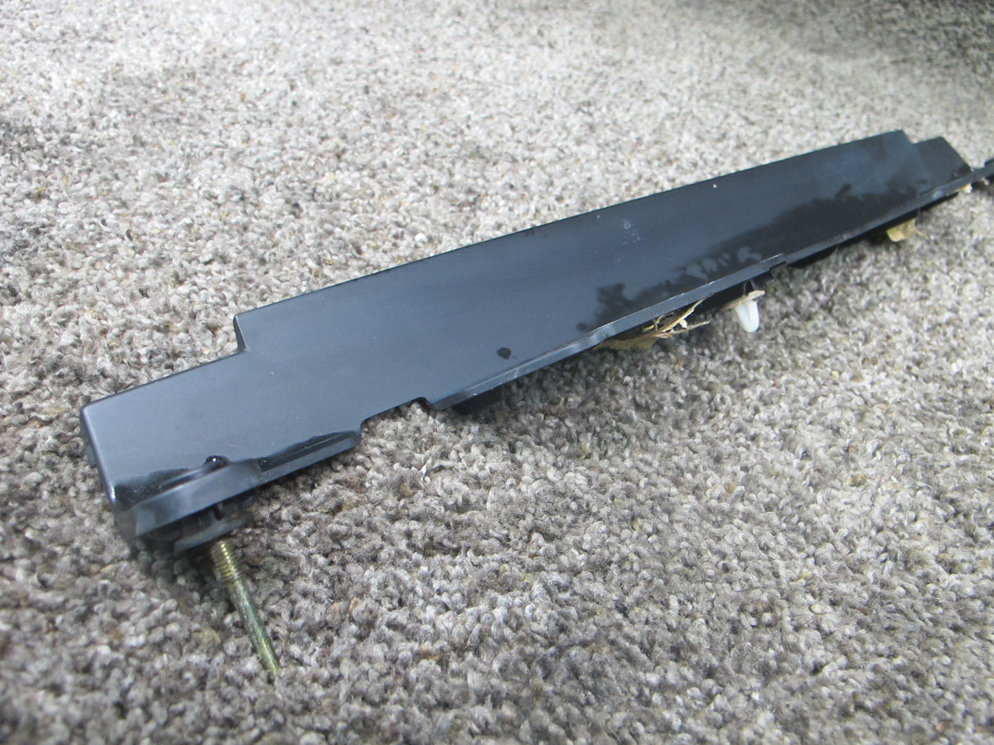 1992-1996 Lexus ES300 Rear Trunk Lid Panel Moulding OEM 75831-33020