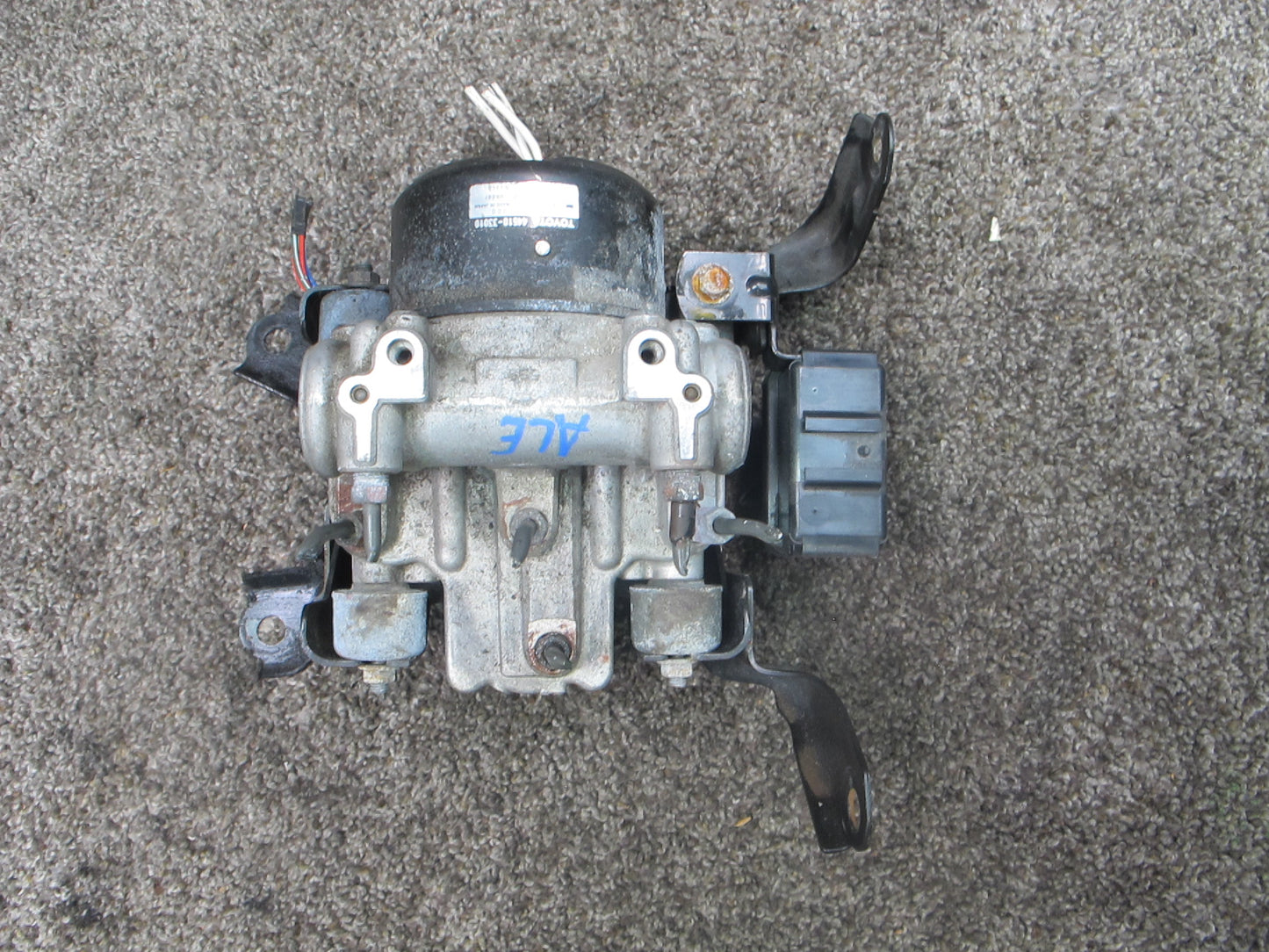 92-93 LEXUS ES300 ABS ANTILOCK BRAKE PUMP CONTROL MODULE 44510-33010 OEM