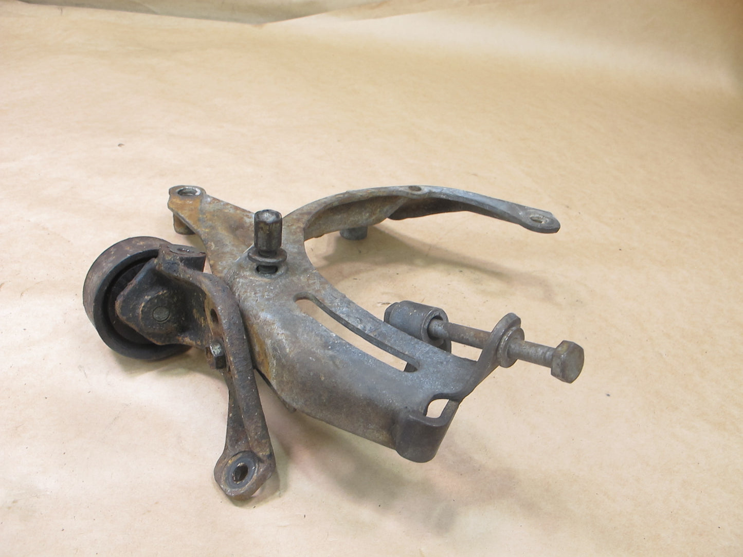 1992-1993 Lexus ES300 Serpentine Belt Tensioner Bracket Assembly 3VZ-FE OEM