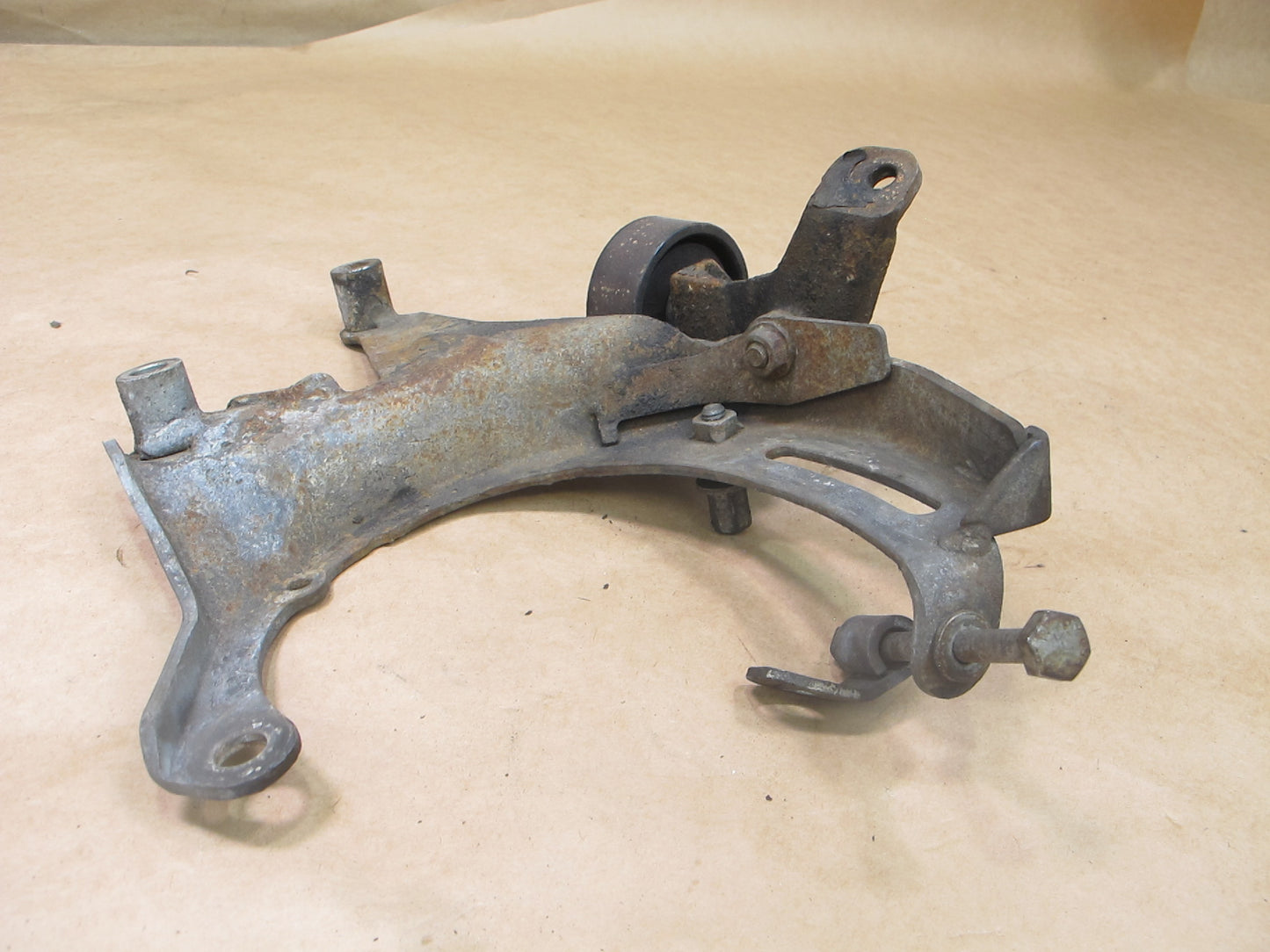 1992-1993 Lexus ES300 Serpentine Belt Tensioner Bracket Assembly 3VZ-FE OEM