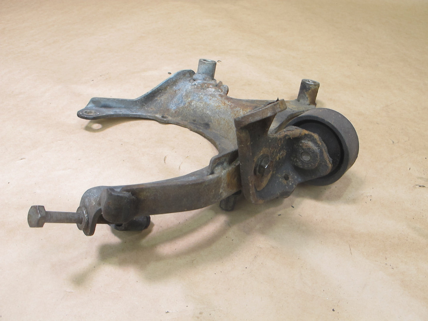 1992-1993 Lexus ES300 Serpentine Belt Tensioner Bracket Assembly 3VZ-FE OEM