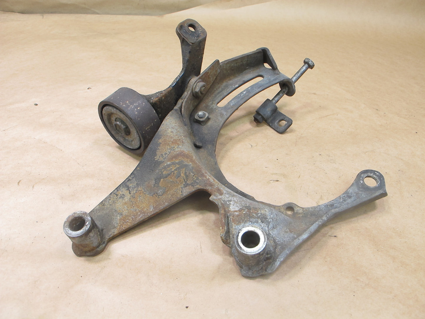 1992-1993 Lexus ES300 Serpentine Belt Tensioner Bracket Assembly 3VZ-FE OEM