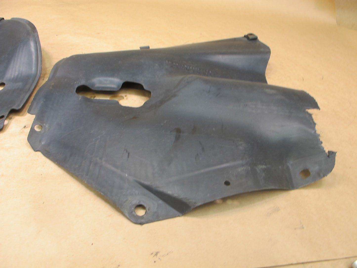 92-96 LEXUS ES300 FRONT LEFT & RIGHT SIDE ENGINE UNDER COVER GUARD SET OEM