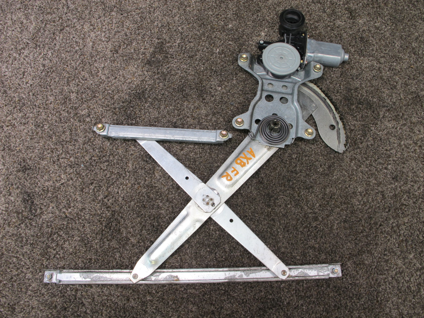 04-06 TOYOTA SCION XB FRONT RIGHT SIDE DOOR POWER WINDOW REGULATOR W/ MOTOR OEM