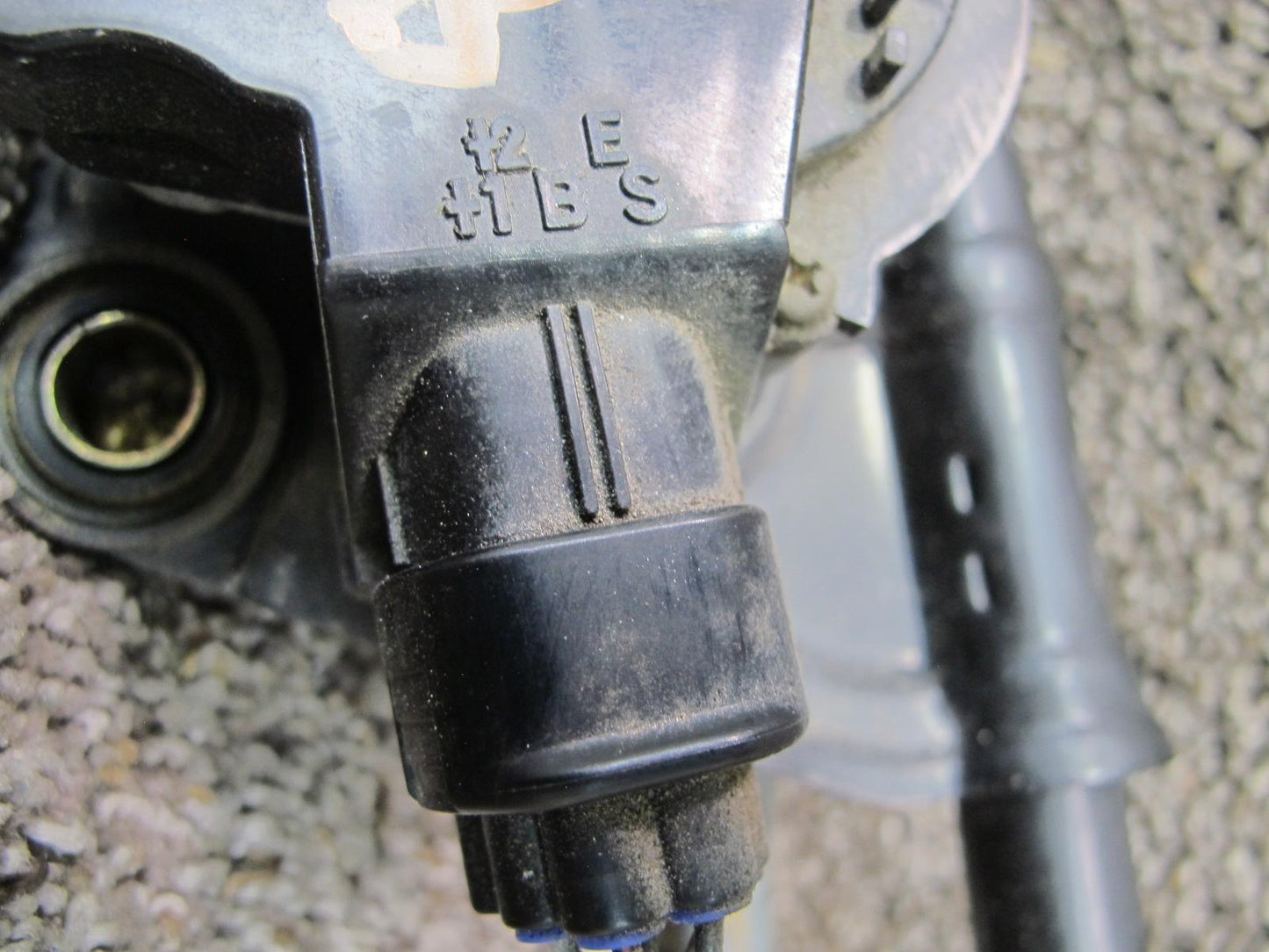 2004-2006 Scion xB Windshield Wiper Arm Linkage Assembly OEM