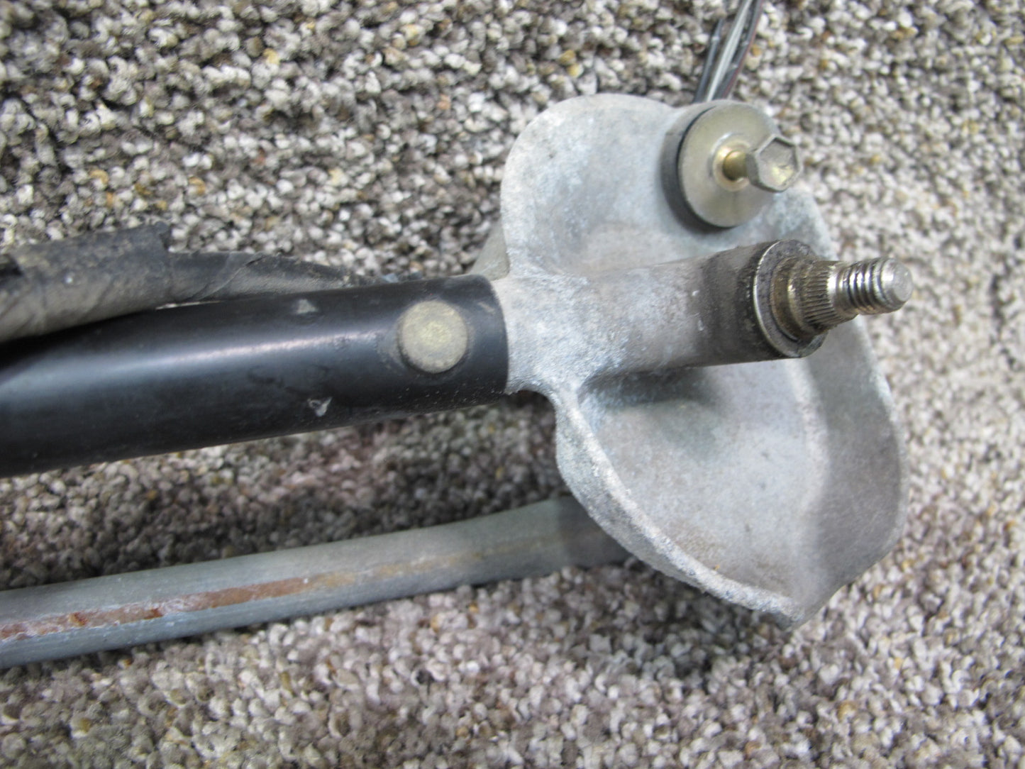 2004-2006 Scion xB Windshield Wiper Arm Linkage Assembly OEM